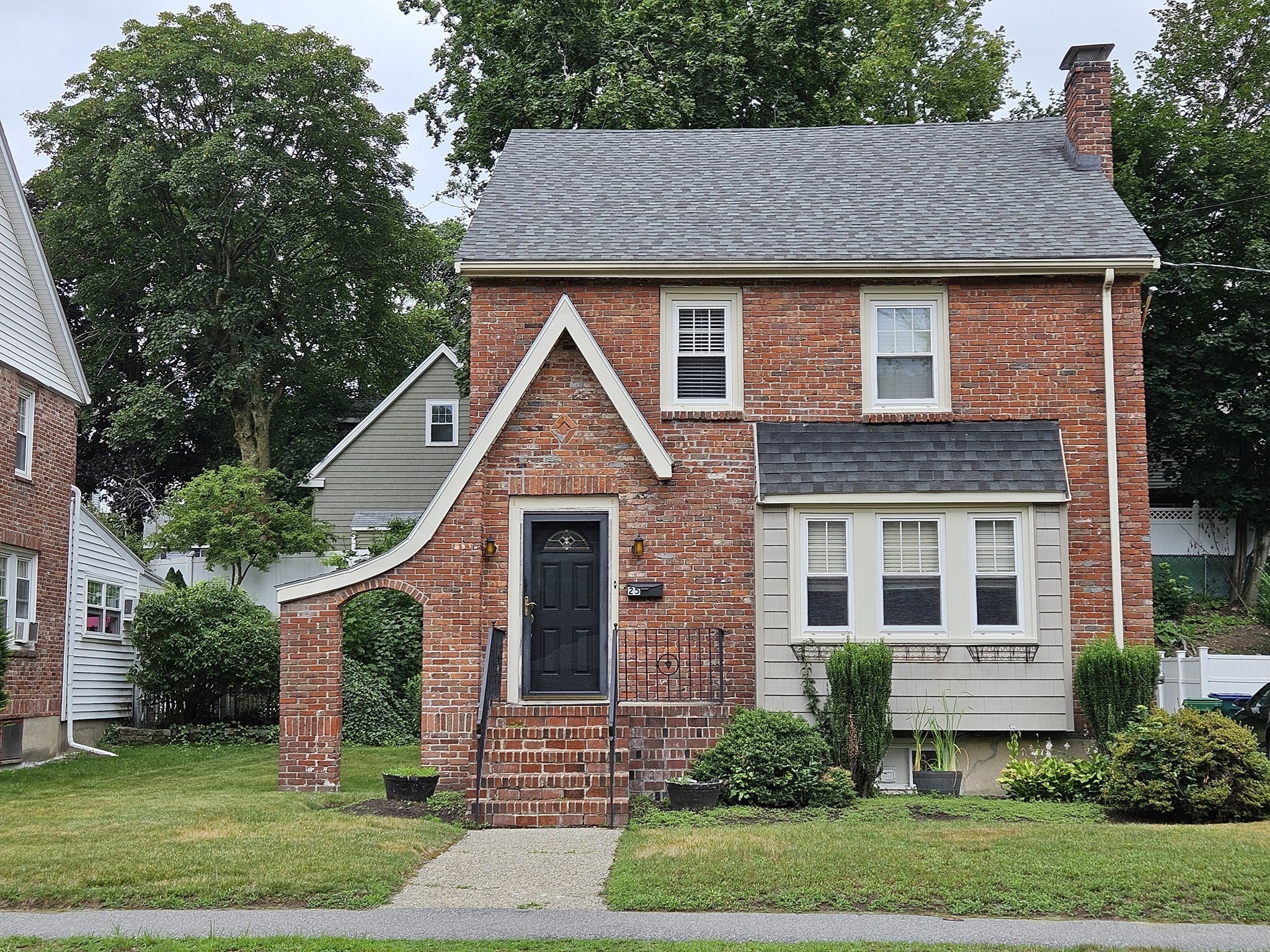 25 Essex St – photo 1