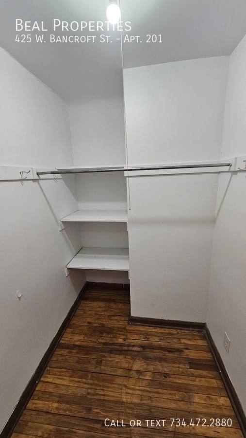 425 W Bancroft St – photo 4