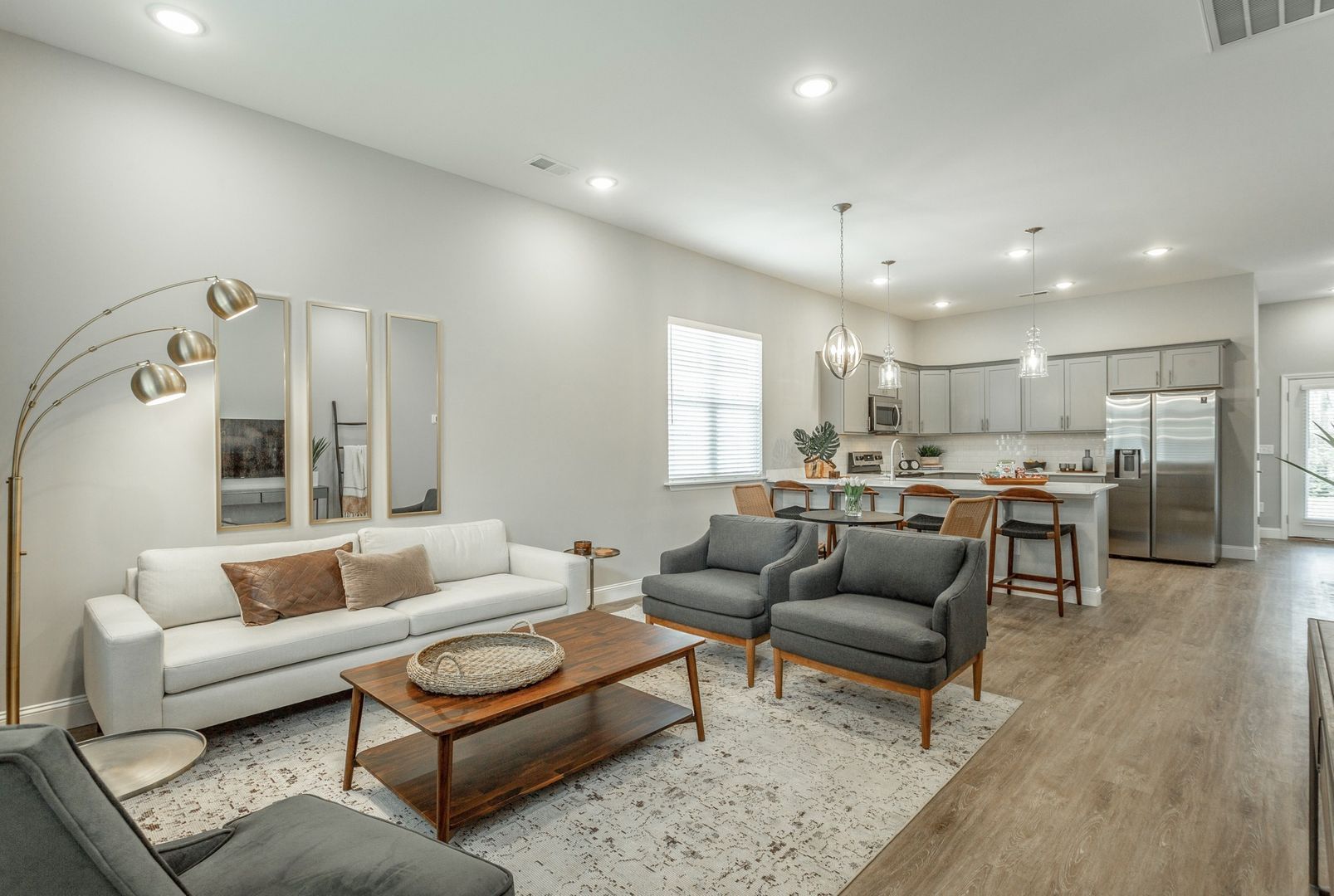 594 Strong Ave – photo 1