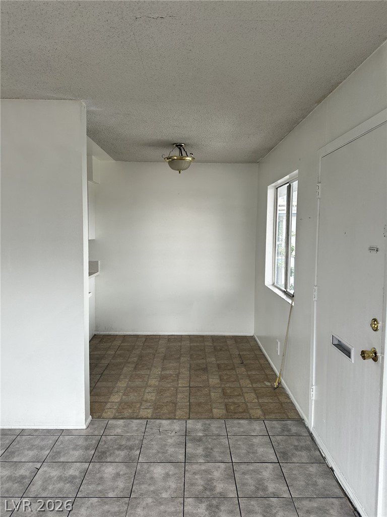 115 W New York Ave #17 – photo 2
