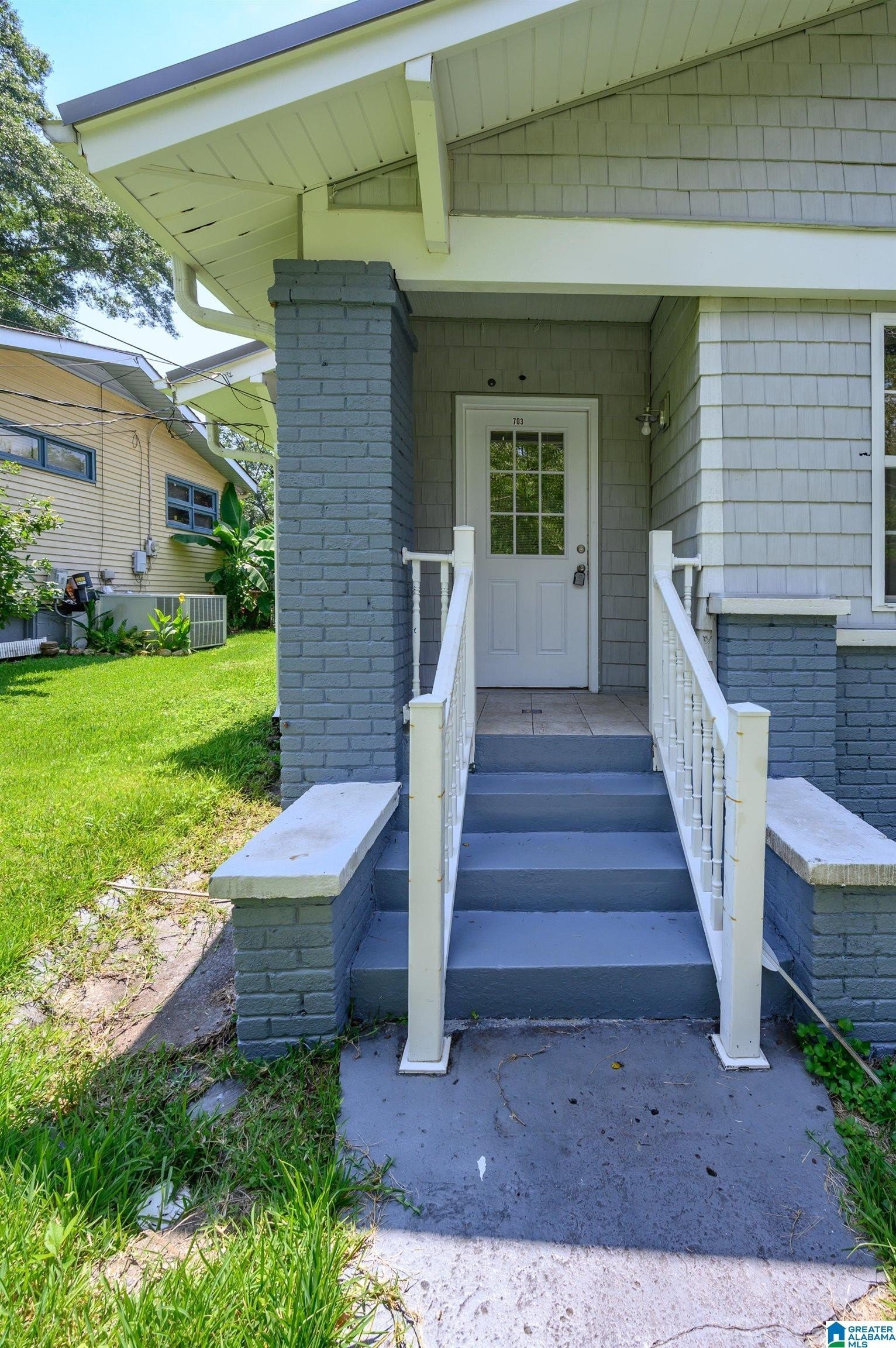 703 11th Ave – photo 4