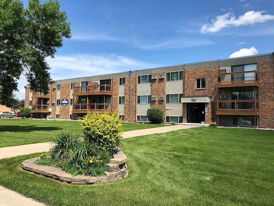 Silver Leaf - South Fargo – photo 4