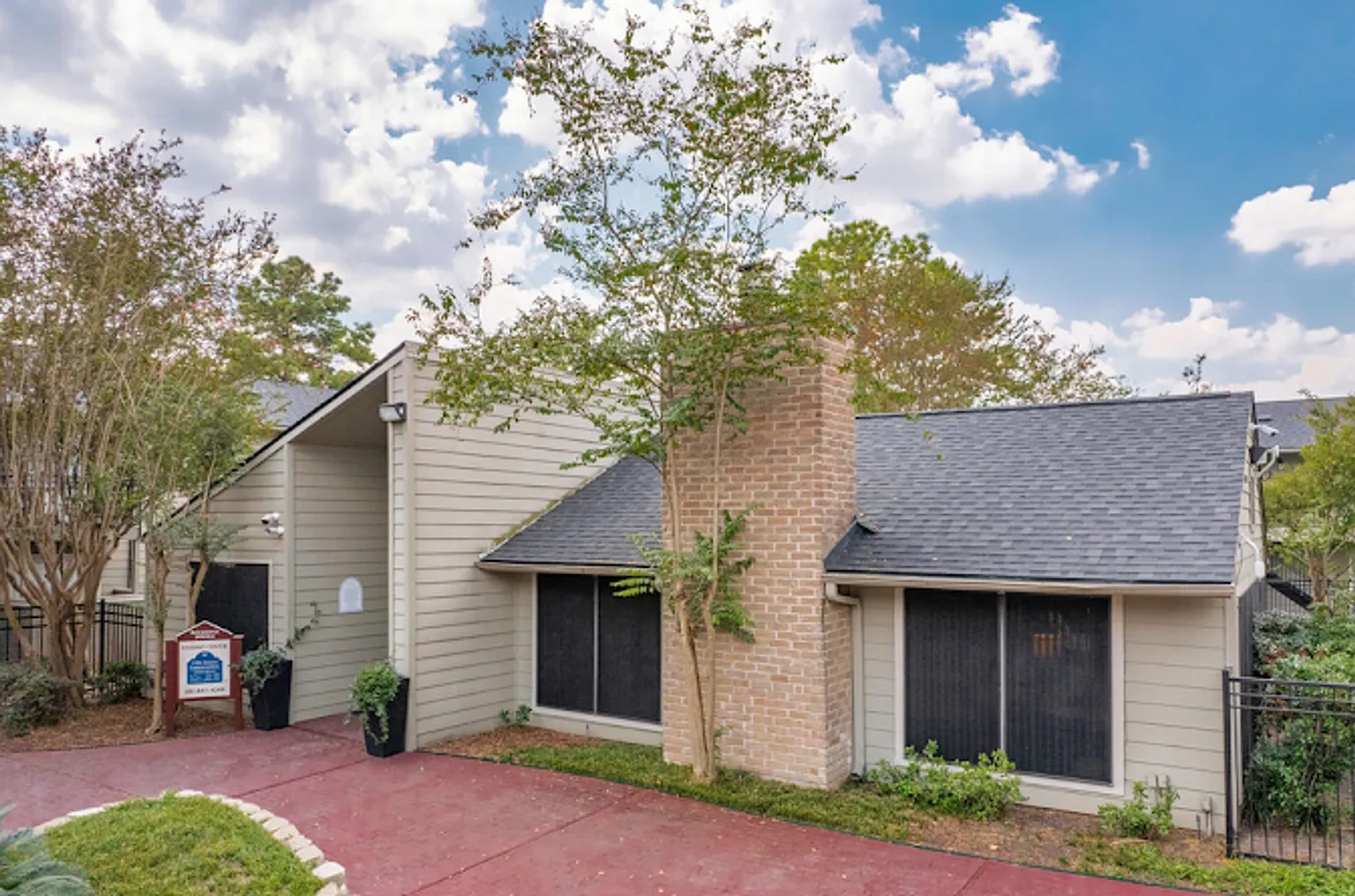 Rockridge Springs Apartments – photo 3