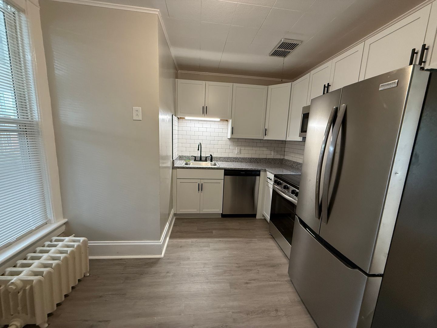 1105 E Jefferson St unit Apt #04 – photo 3