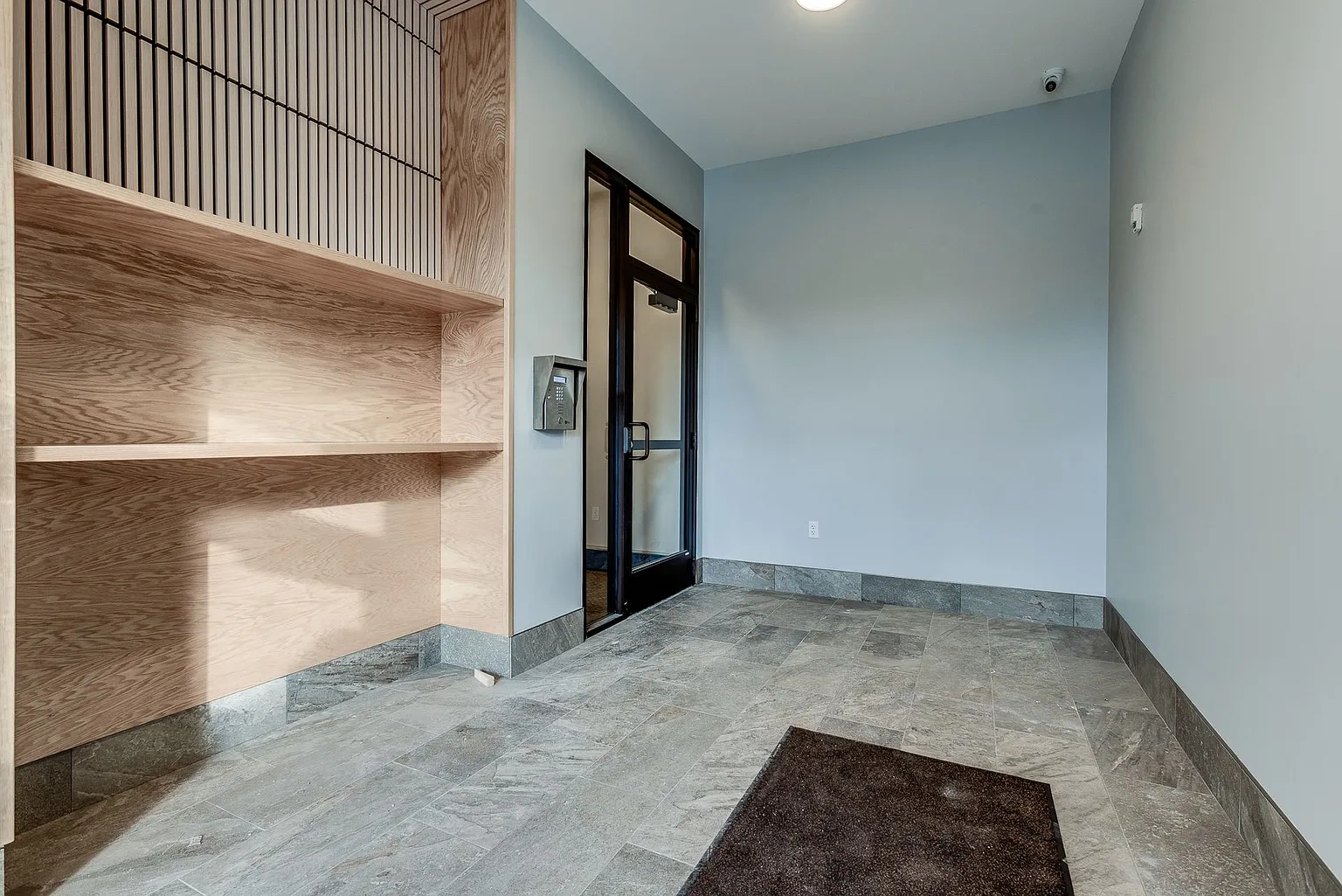 NOW LEASING - GALLERY GARDEN APTS – photo 5