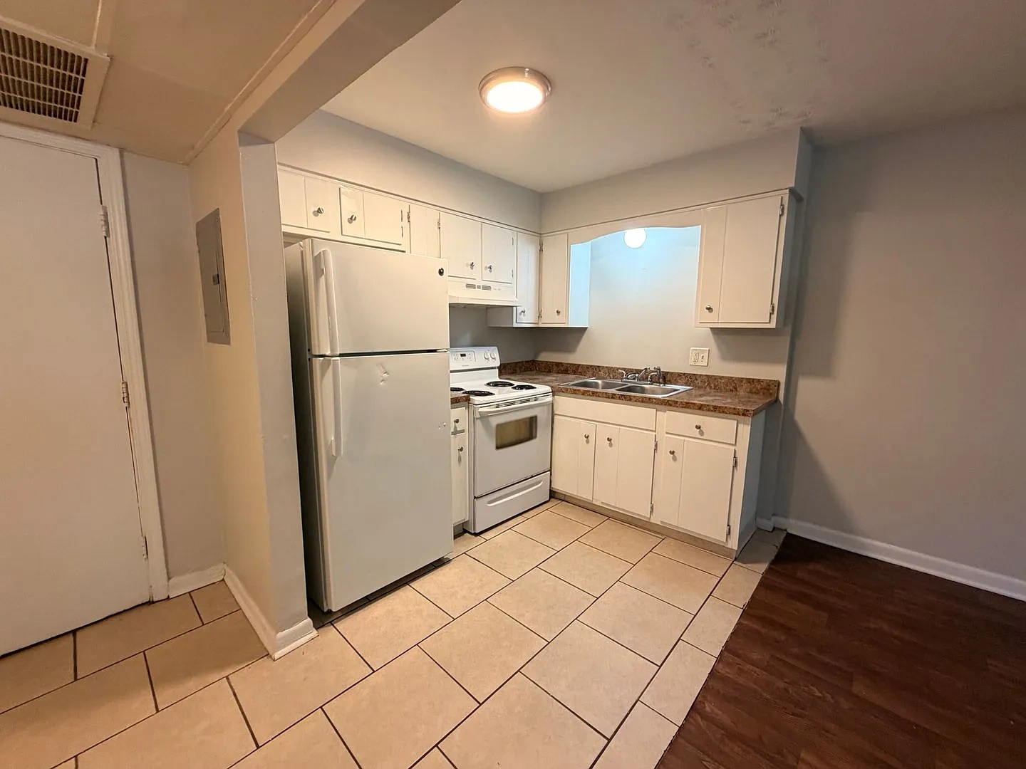 Parkside Apartments – photo 2