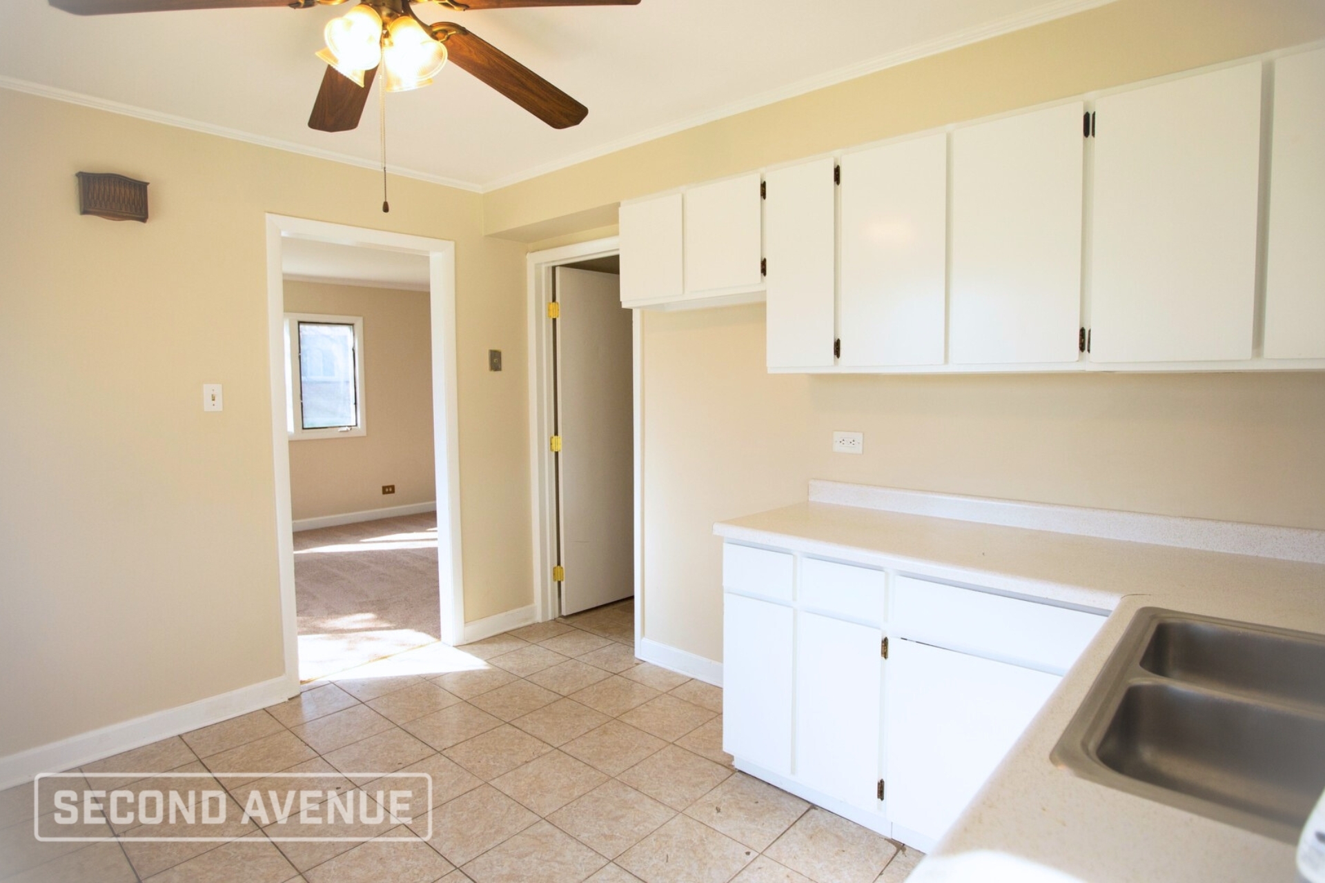 490 Shabbona Dr – photo 2