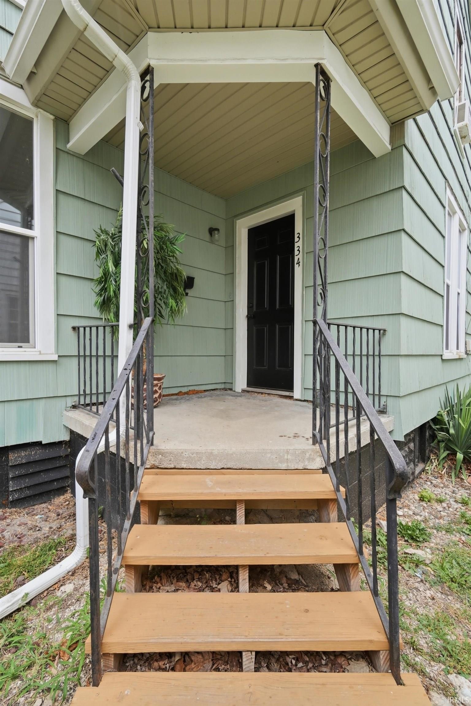334 W 9th St #1 – photo 2