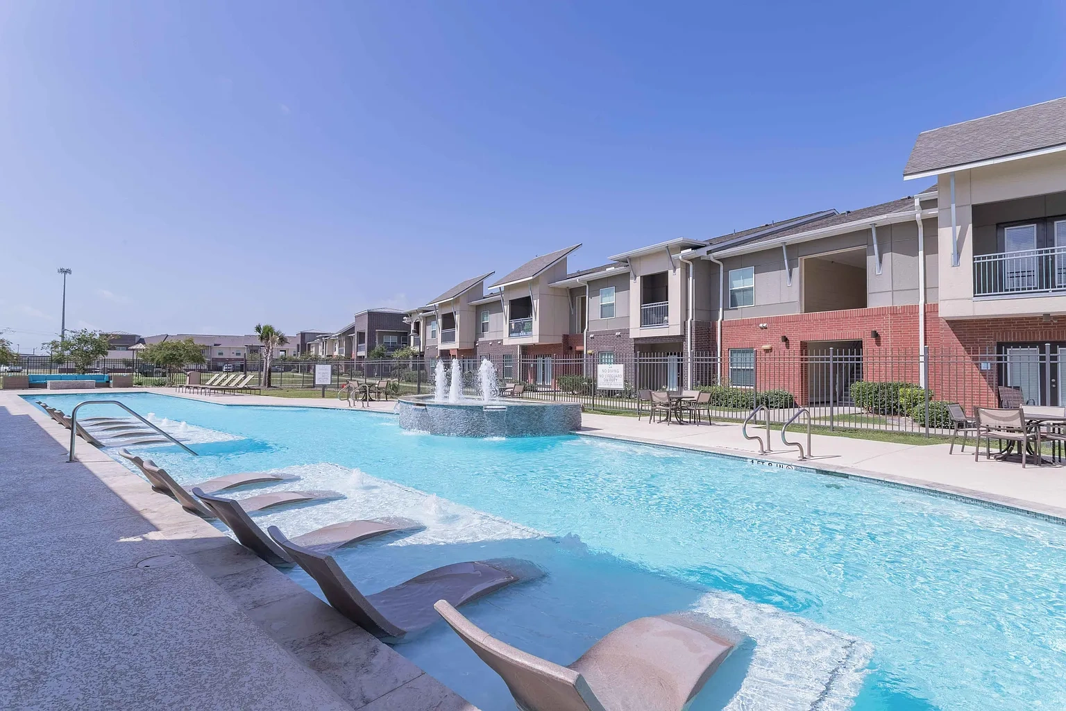 Century Palm Bluff – photo 3
