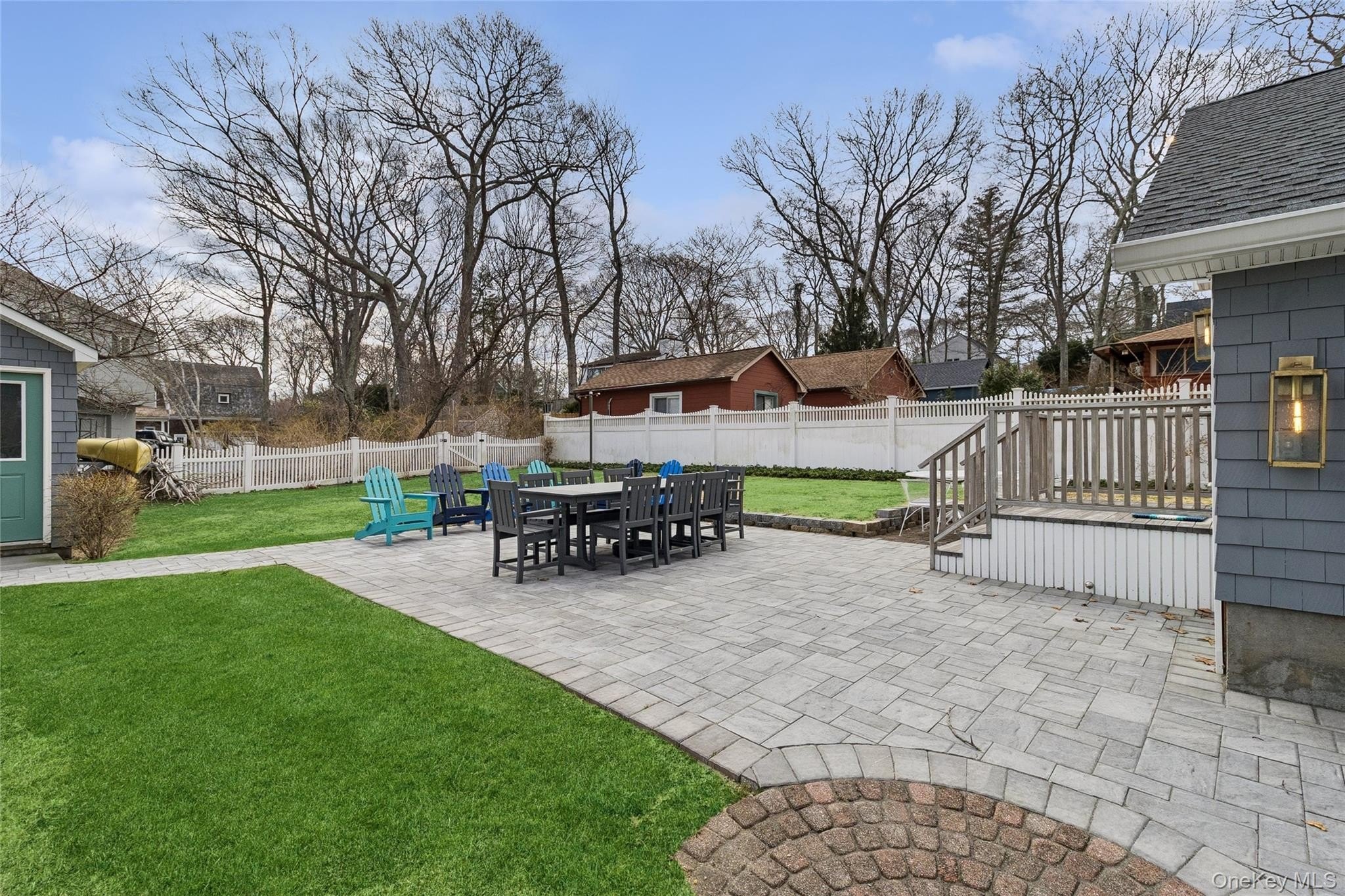 1050 Pine Ave – photo 3