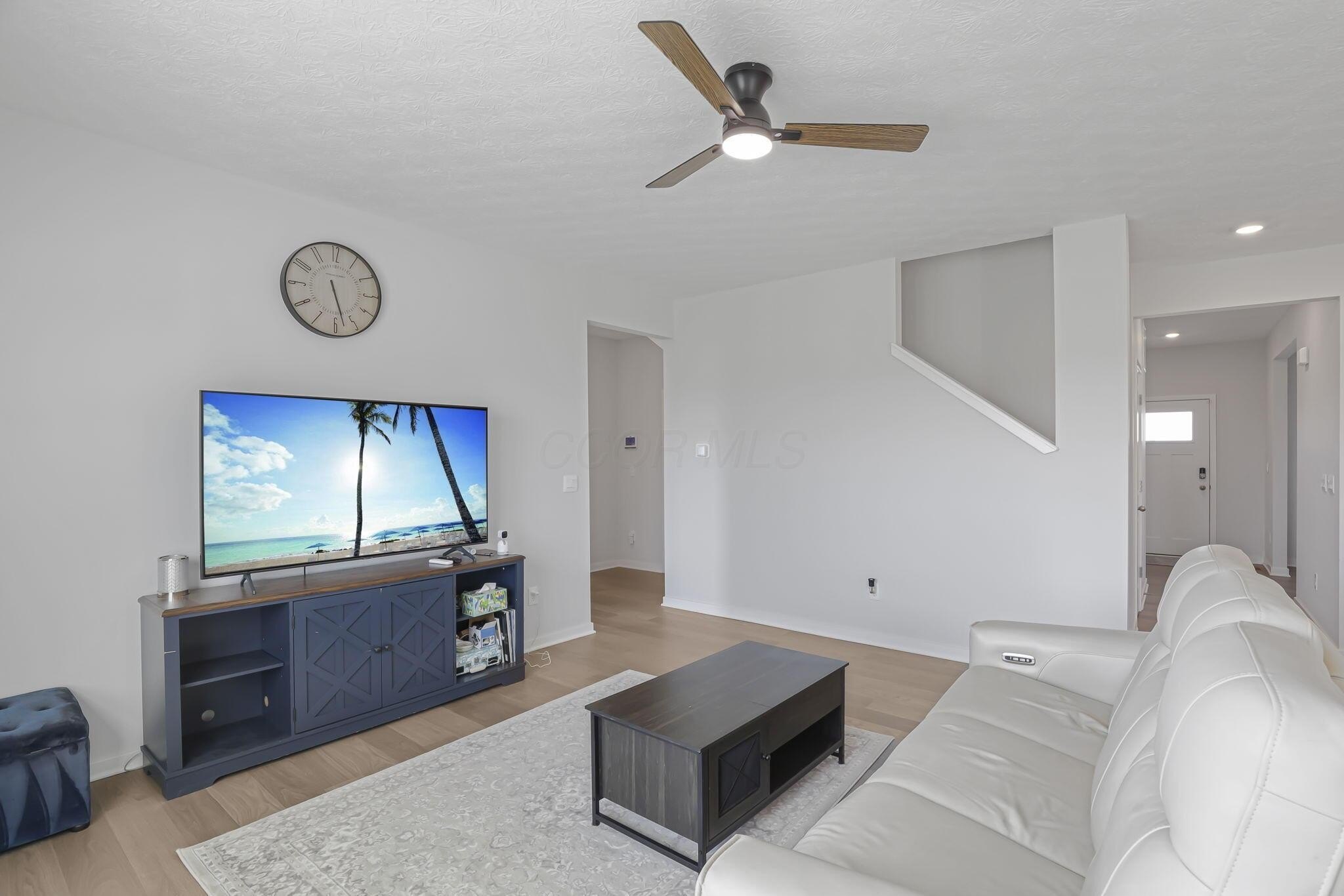 758 Leslie Dr – photo 5