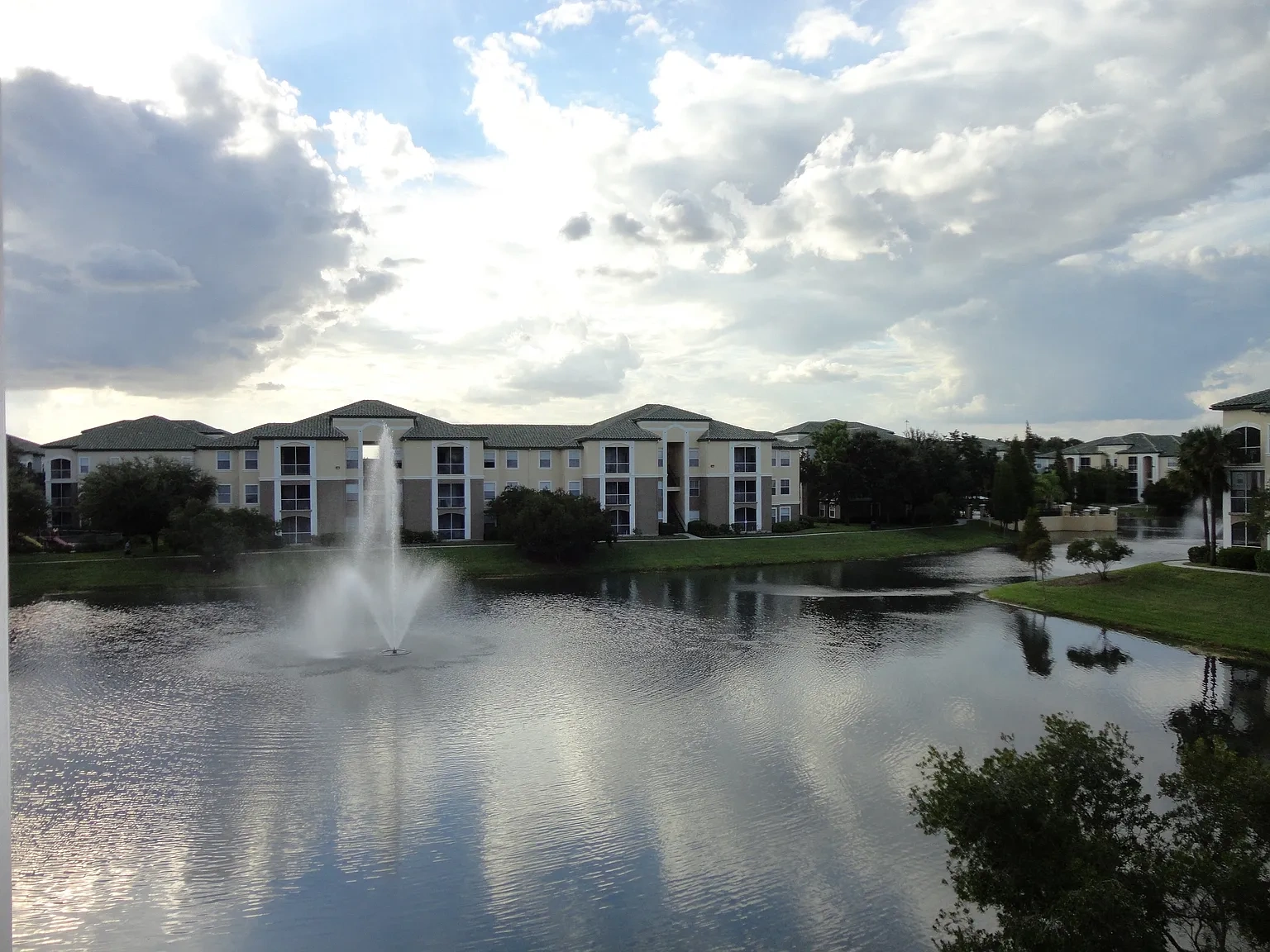 Allegro Palm Apartments – photo 2