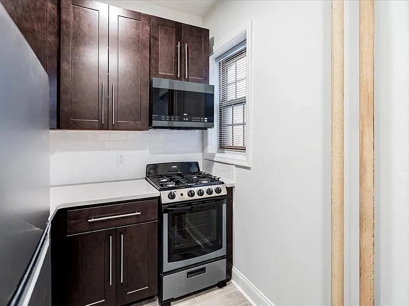 85 Van Reypen St. Apartments – photo 3