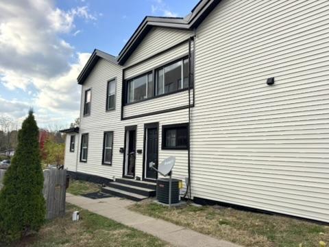 121 N Broadway St unit 1 – photo 2