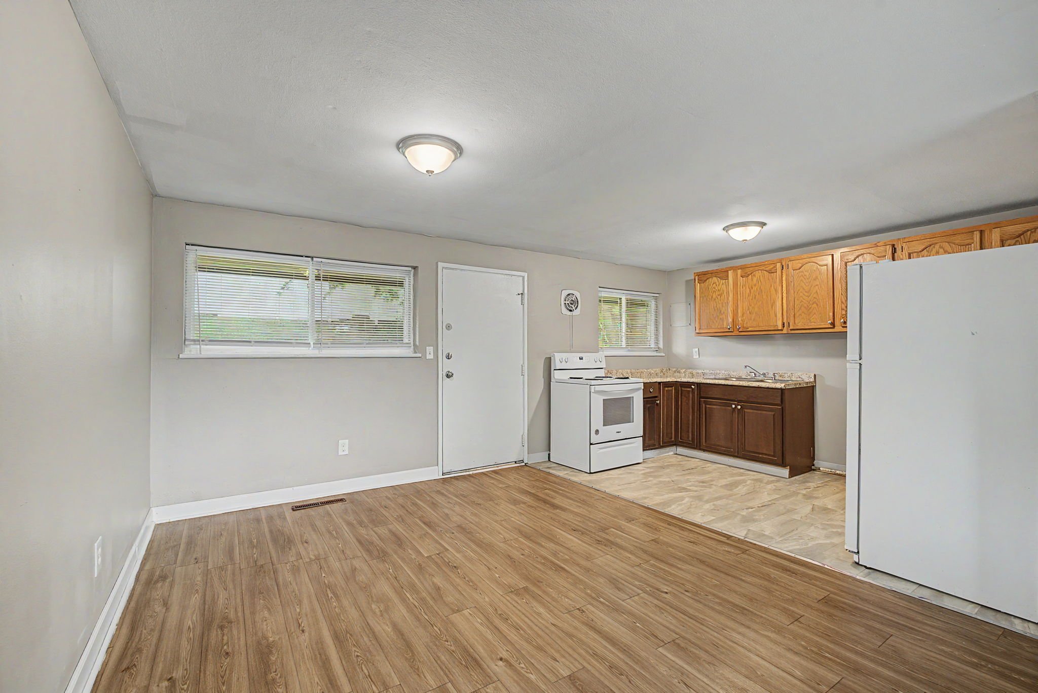 4606 Winchester Dr – photo 3