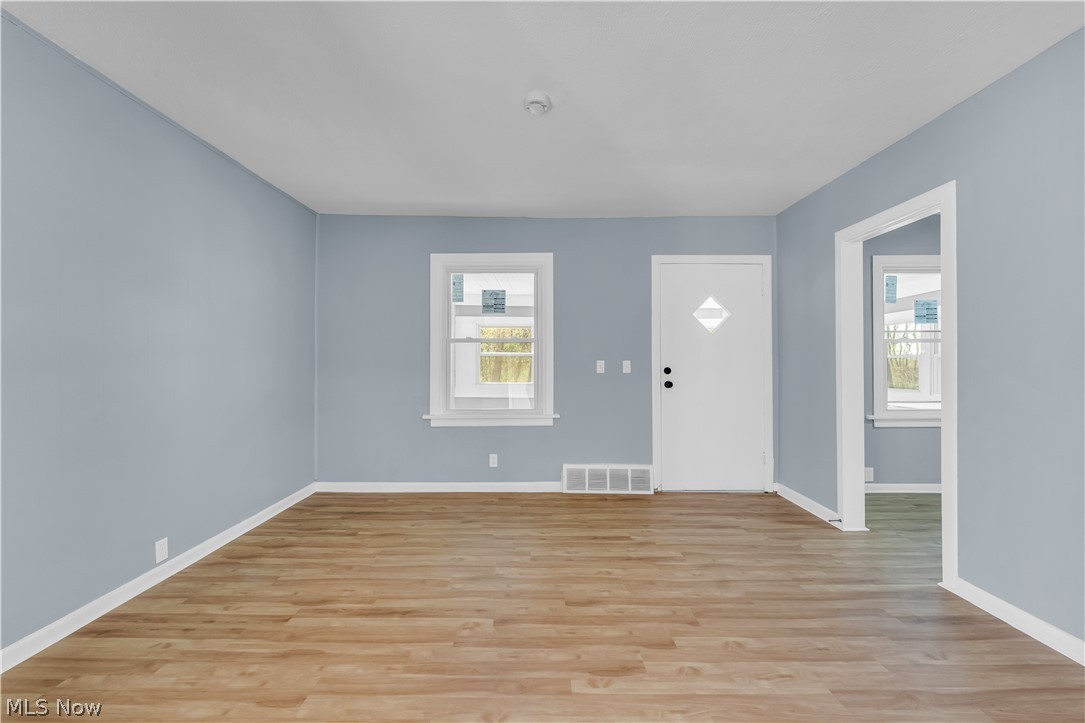 1401 E 219th St – photo 5