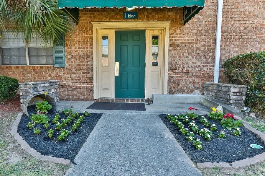 Courtyards Apartments – photo 2