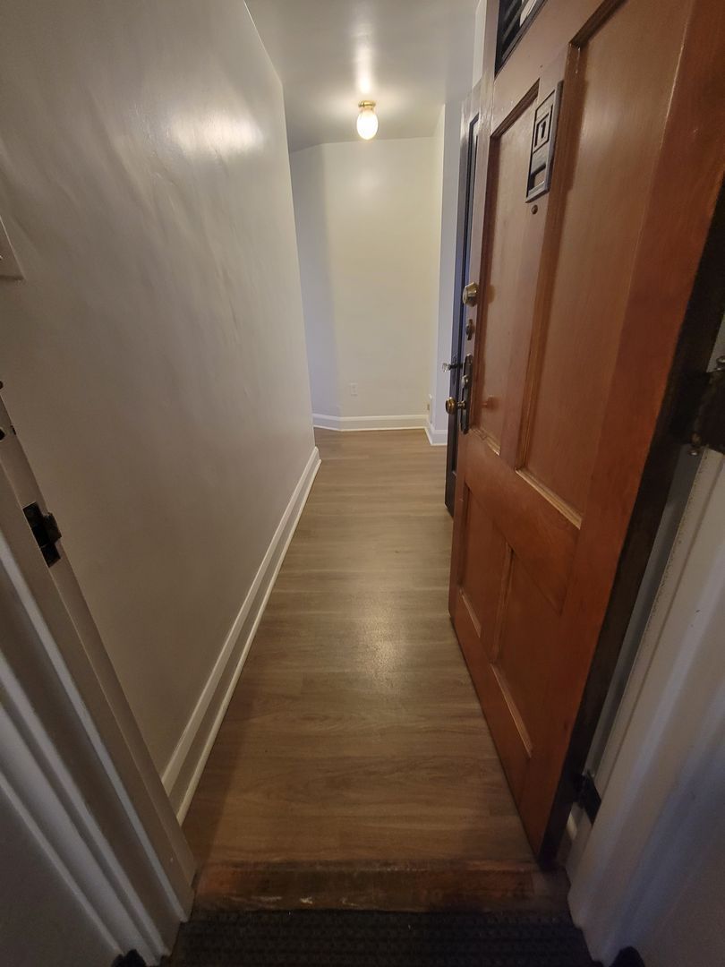 585 S Negley Ave – photo 2