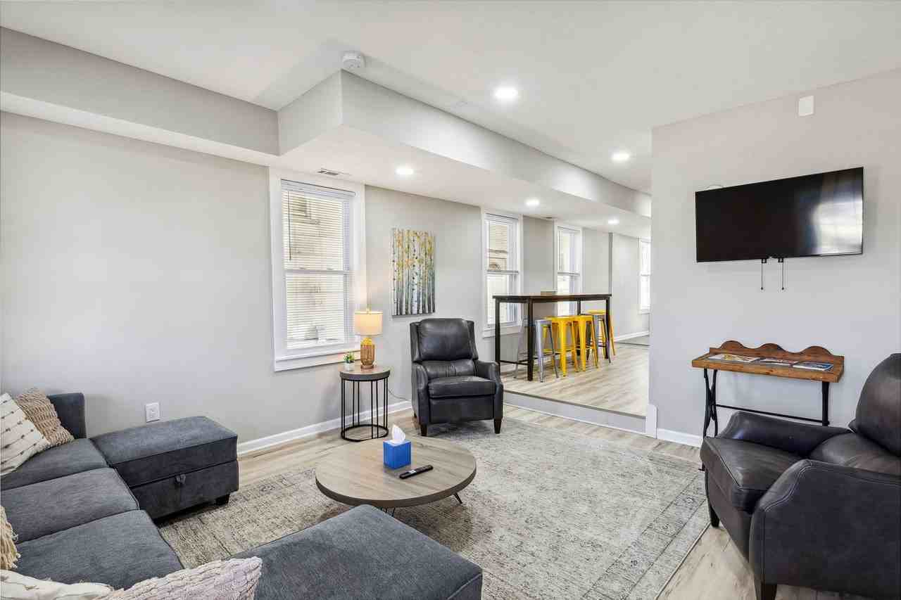 914 W Market St unit 1594014P – photo 4