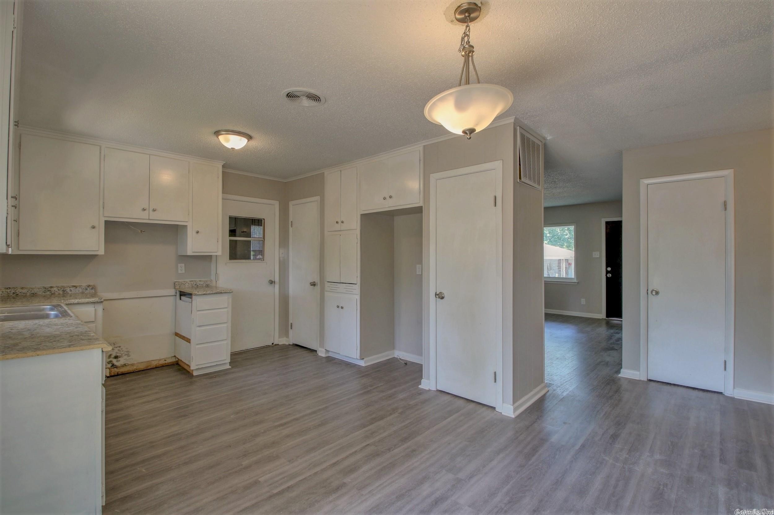 5806 Southwick Dr – photo 5
