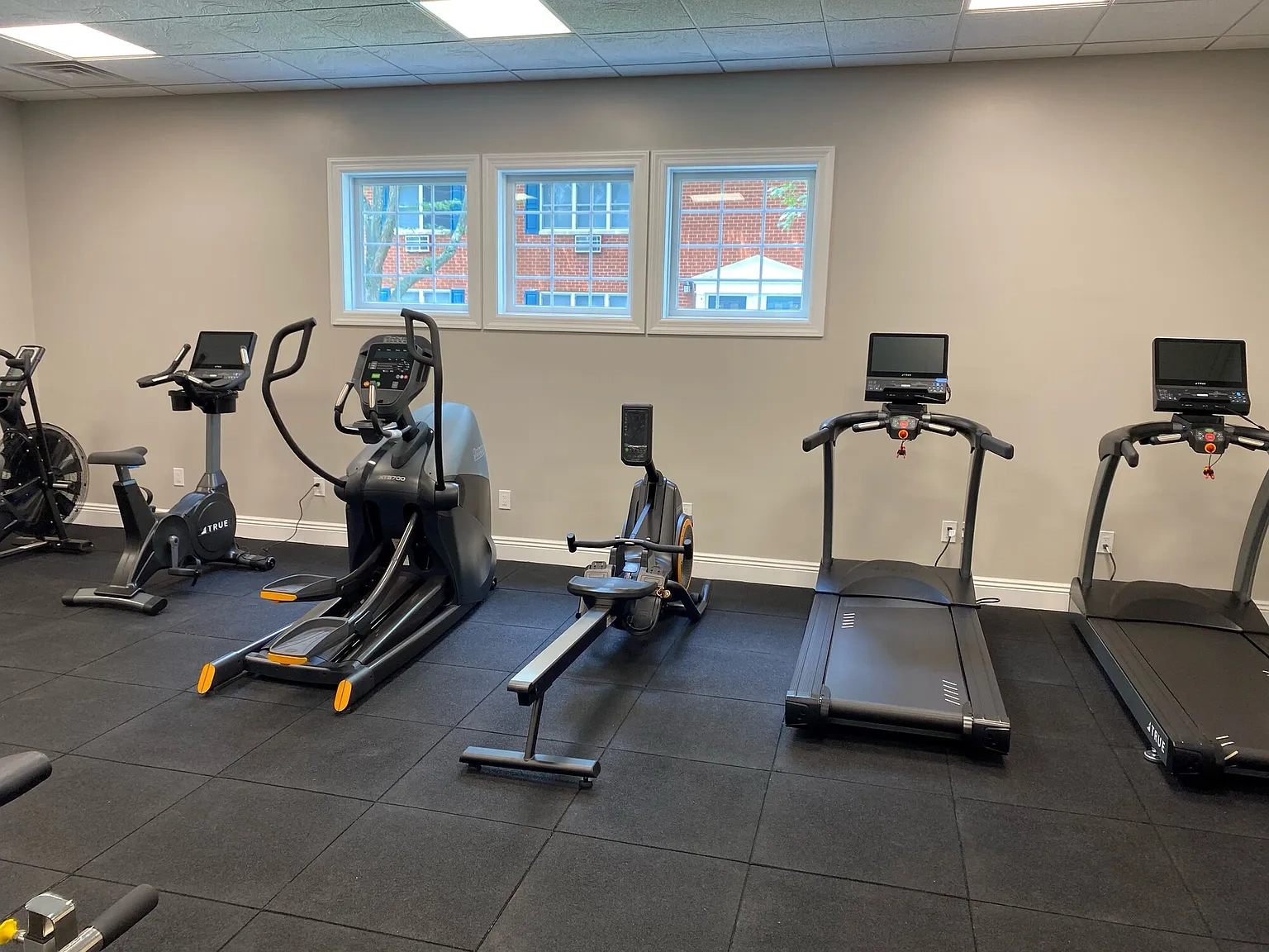 Center Grove Village – photo 1