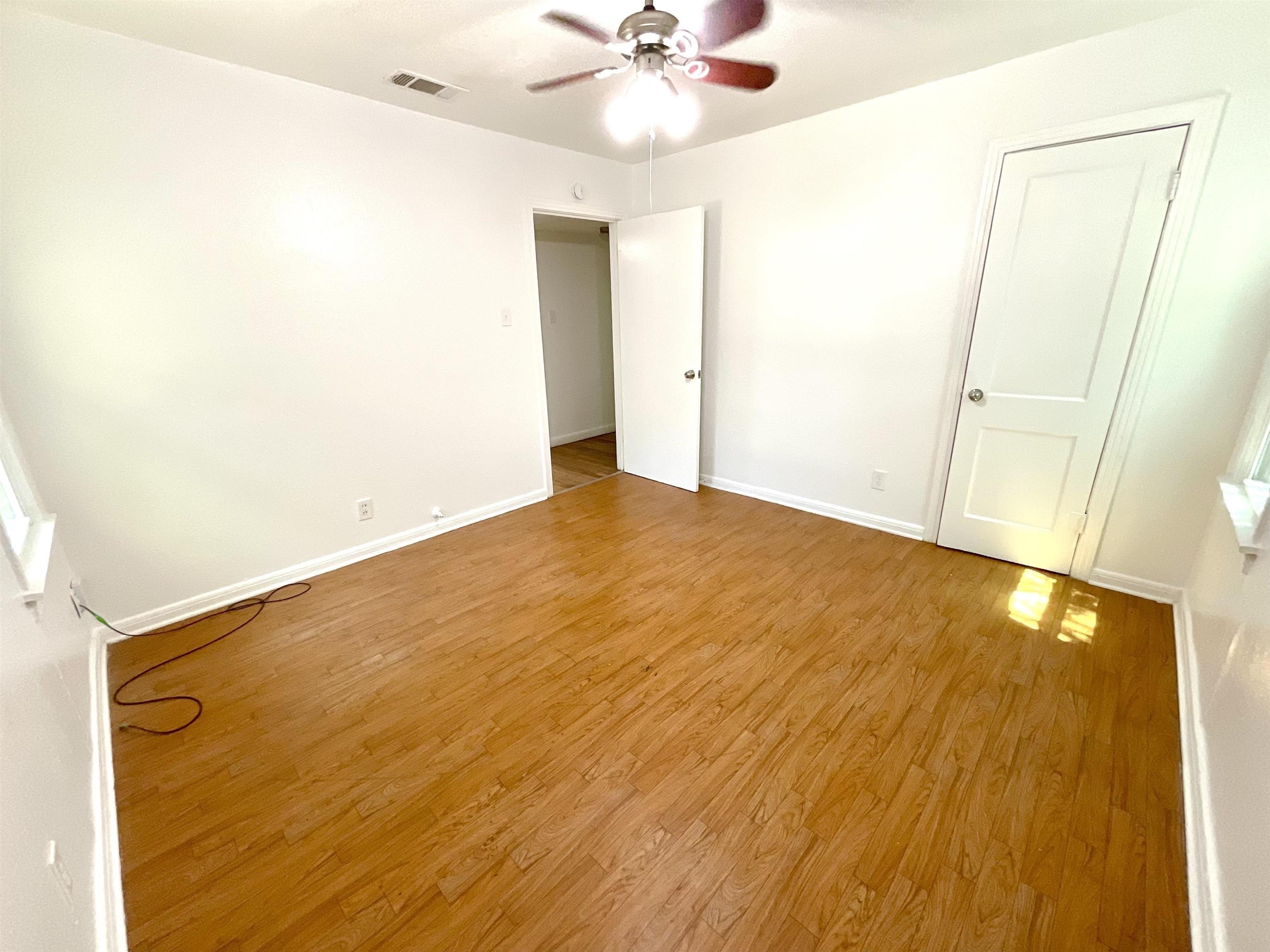 1007 Flag St – photo 5