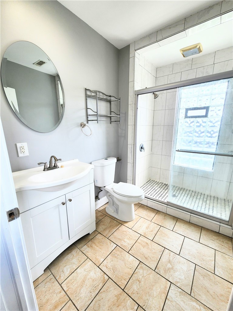 736 Clarissa St unit 2 – photo 2