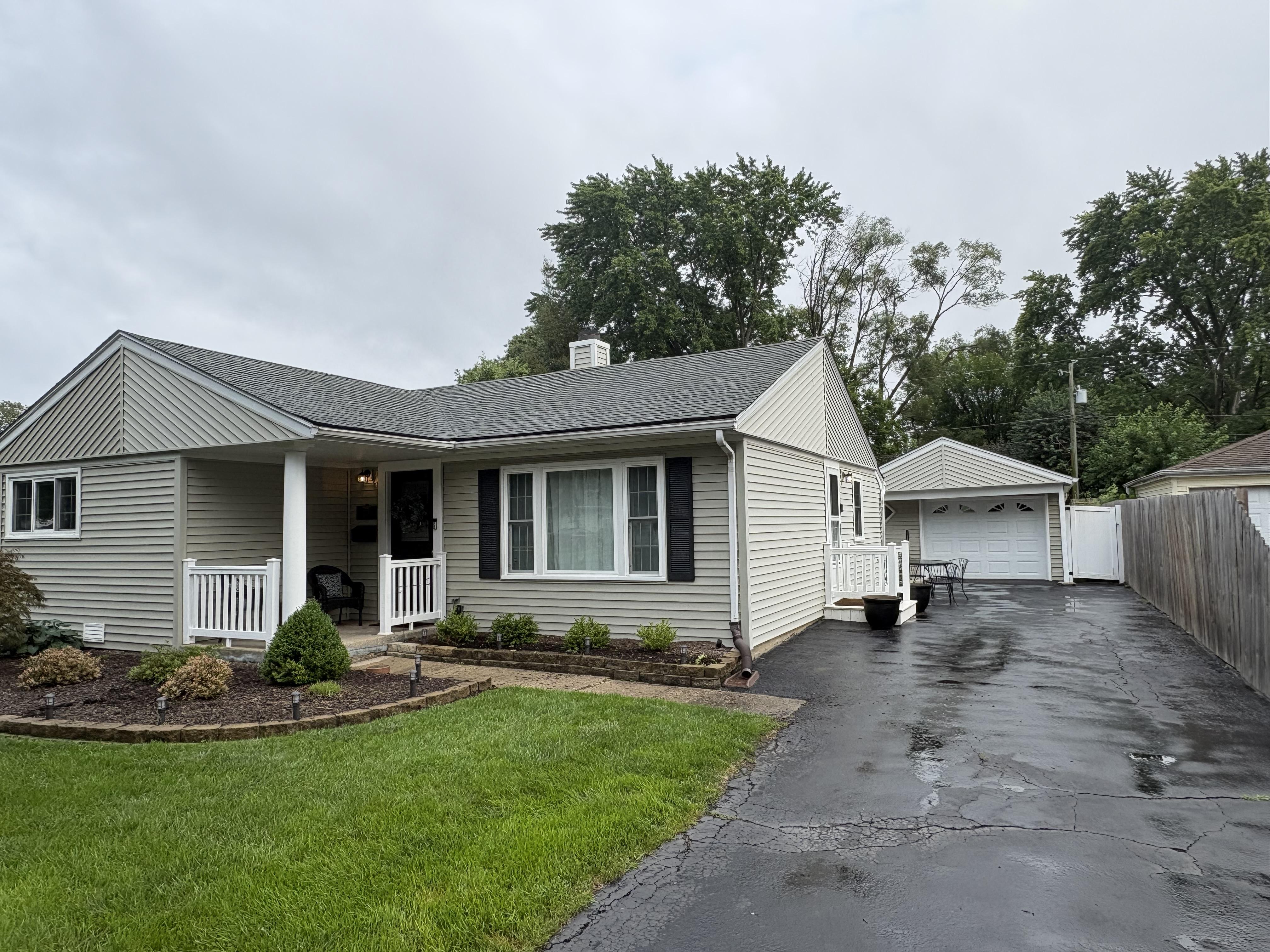 2105 St James St – photo 2