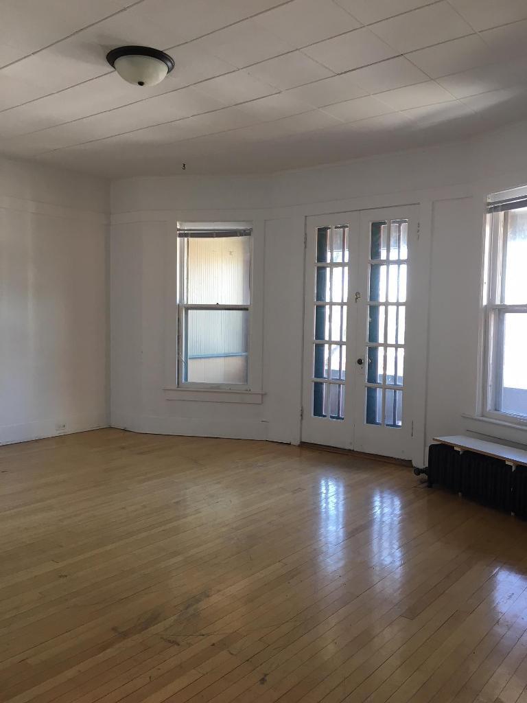 711 Broadway N unit 6 – photo 3