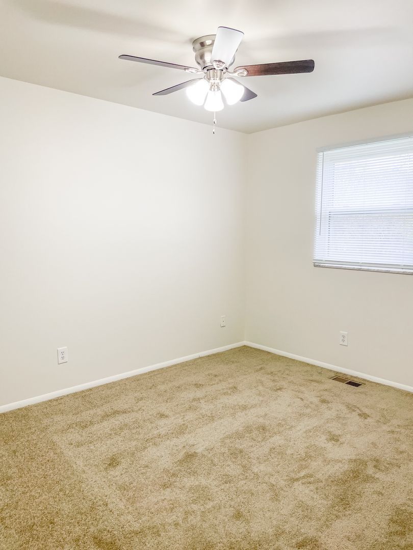 1140 Bishop Dr unit 1140-F – photo 5