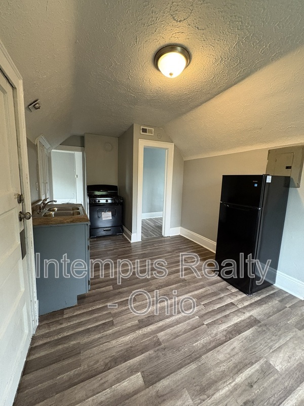 942 Eddy Rd unit # 3 – photo 4