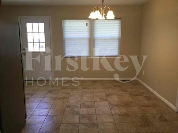 11428 Framingham Dr – photo 4