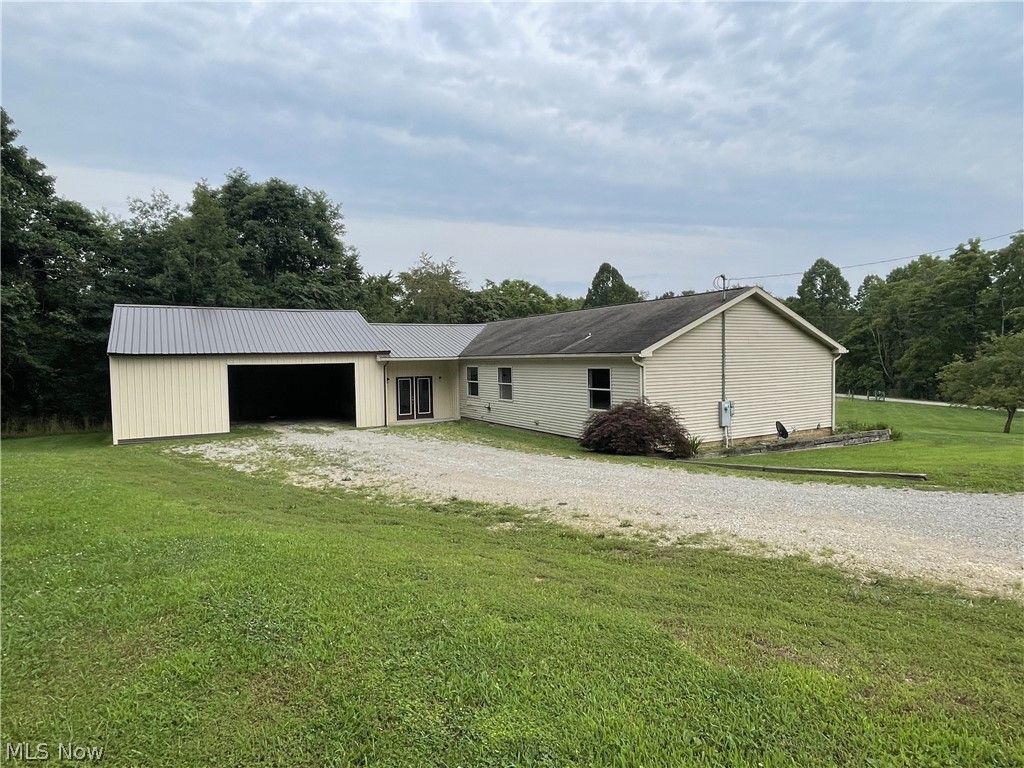 8891 Corwin Rd – photo 2