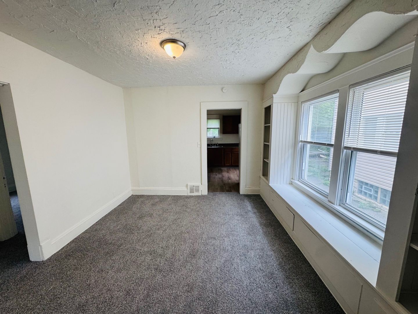 3039 E 126th St unit Down Unit – photo 2