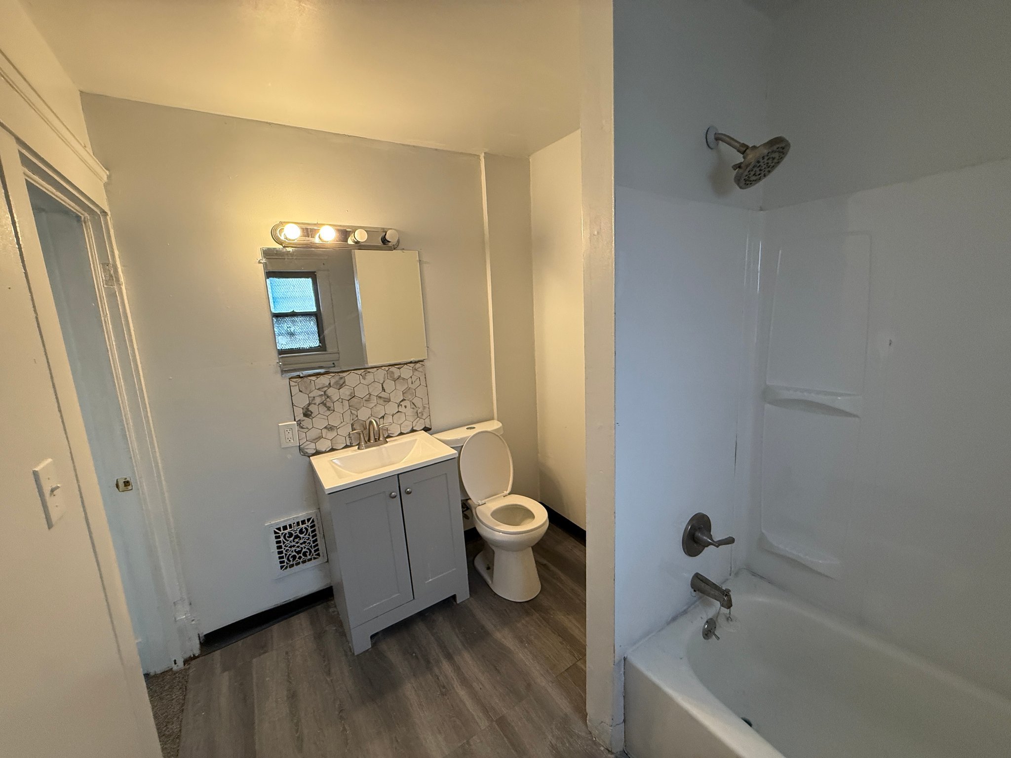 14016 Castalia Ave – photo 4