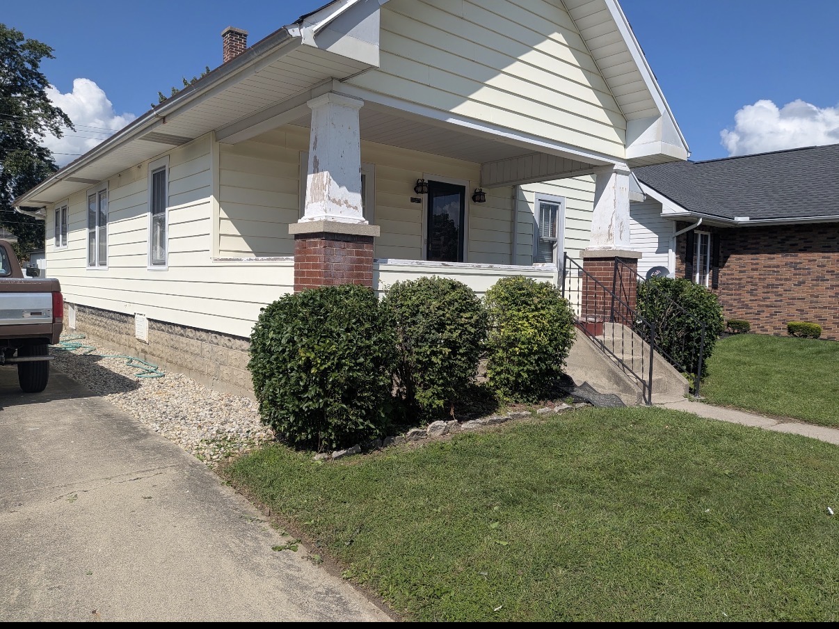 527 E Fulton St – photo 1