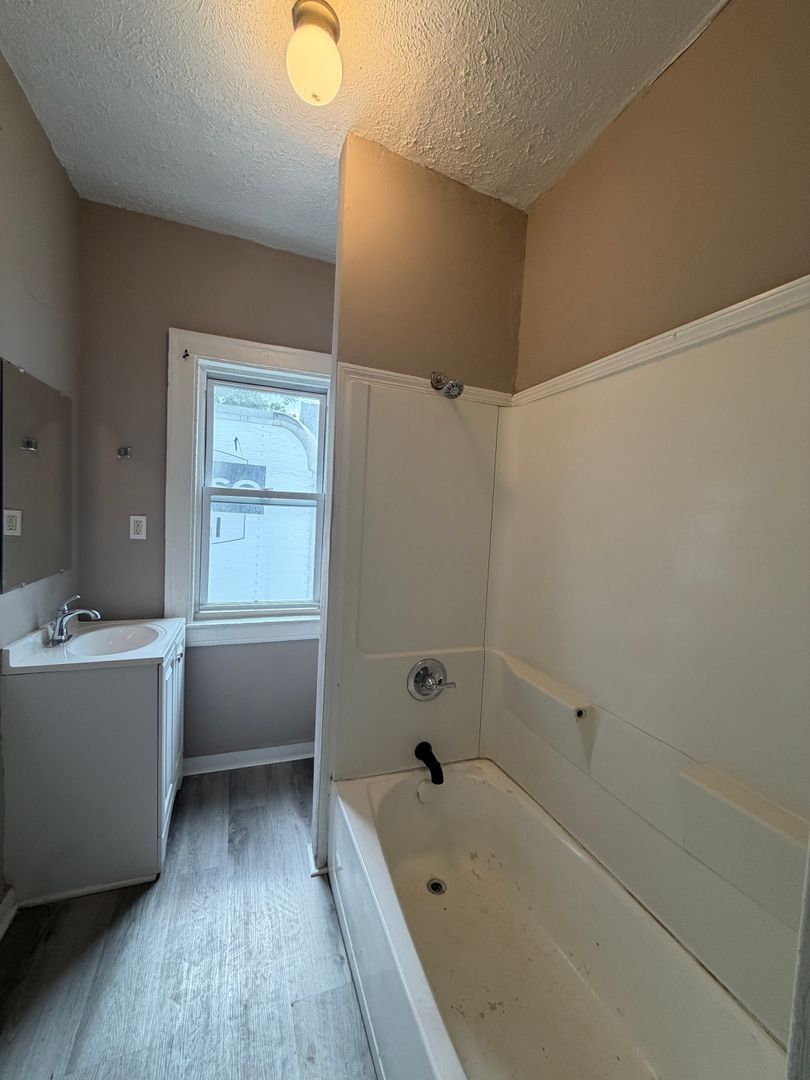 10703 Lee Ave unit APT 1 – photo 2
