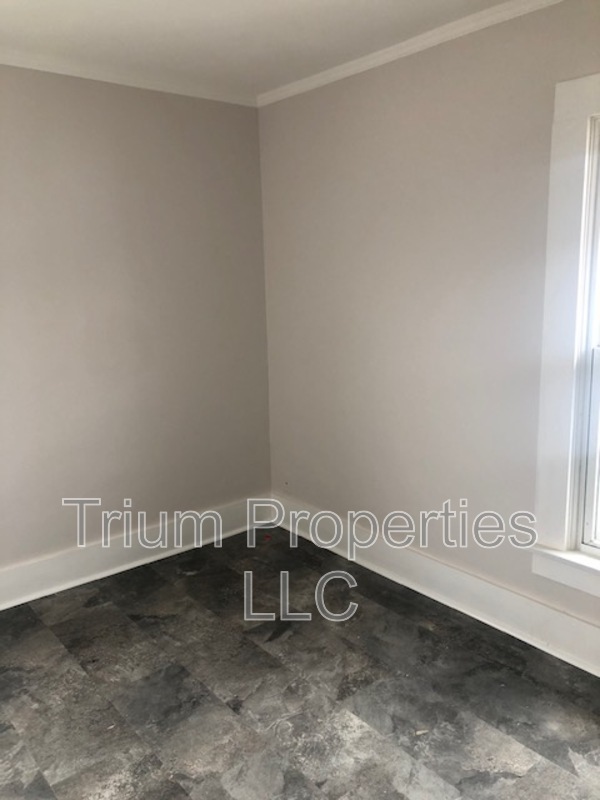 295 E Ash St unit B – photo 4