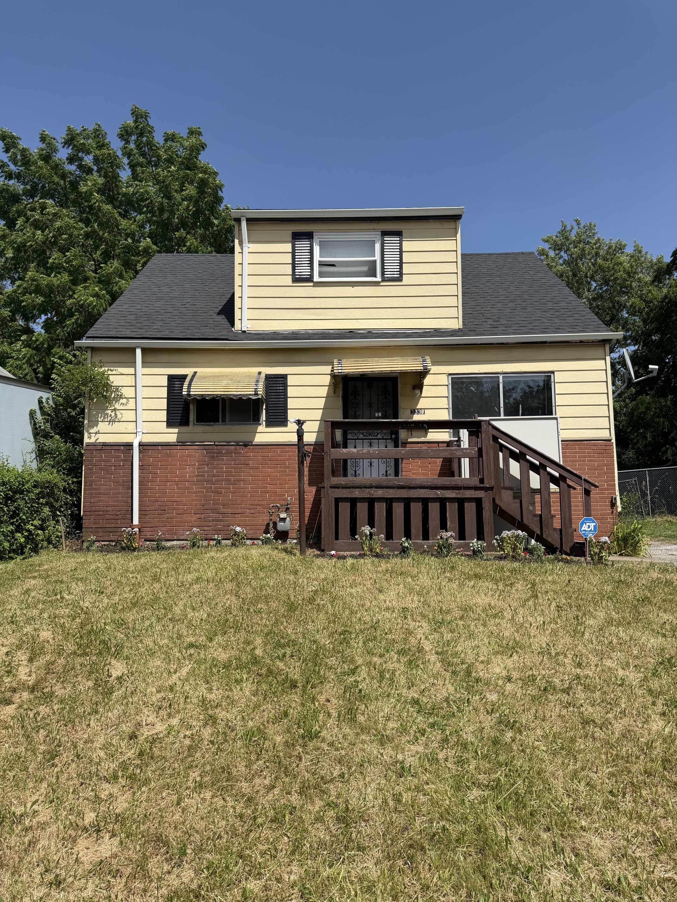 3337 E 130th St – photo 2
