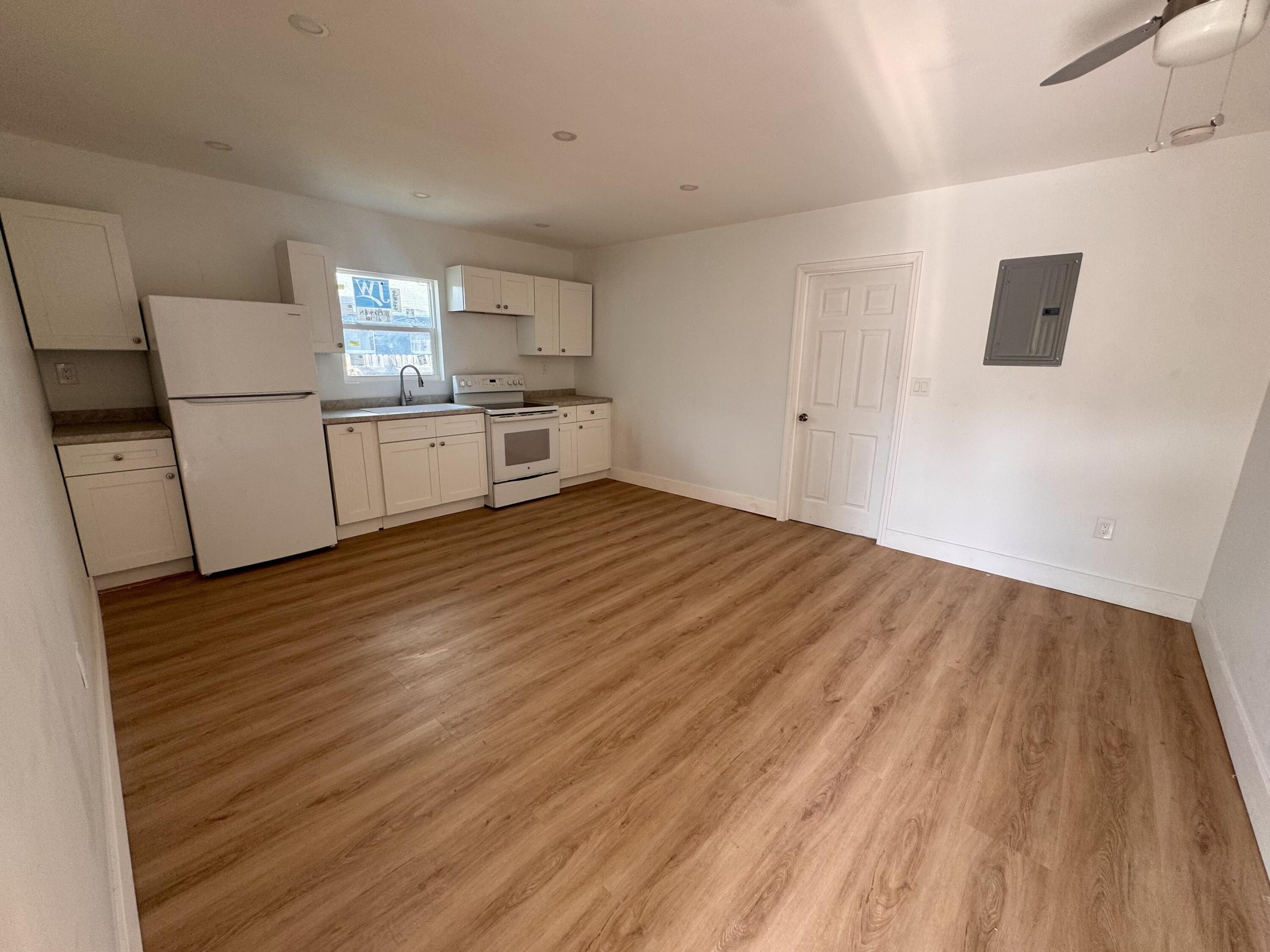 2513 Avenue E – photo 4