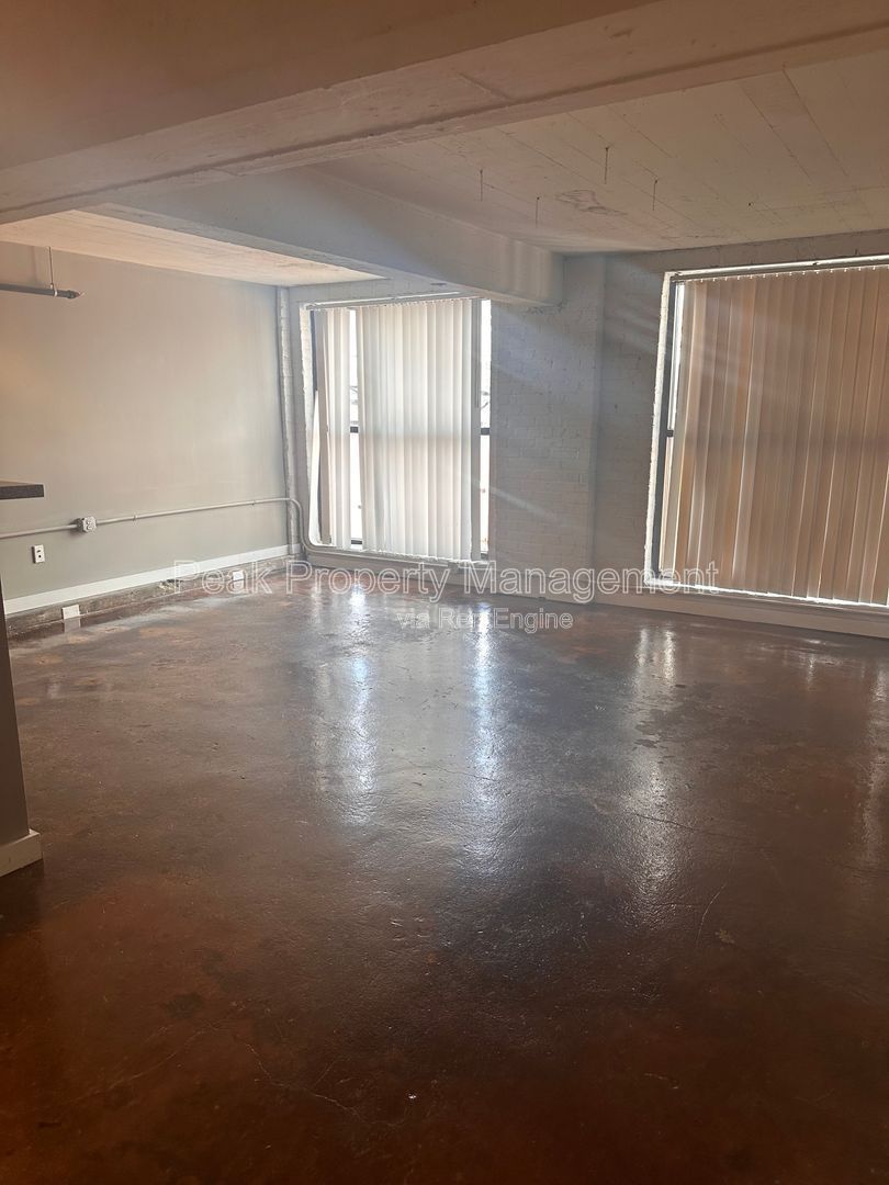 1510 W Broad St unit Apt M01 – photo 5