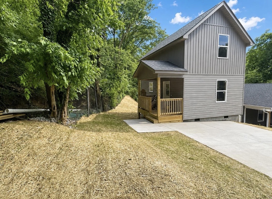 2708 E 21st St – photo 1