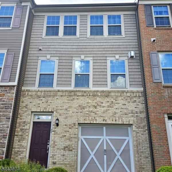 76 Albert Ct – photo 1