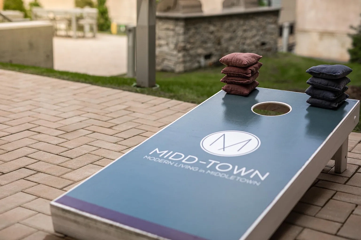 Midd-Town – photo 1