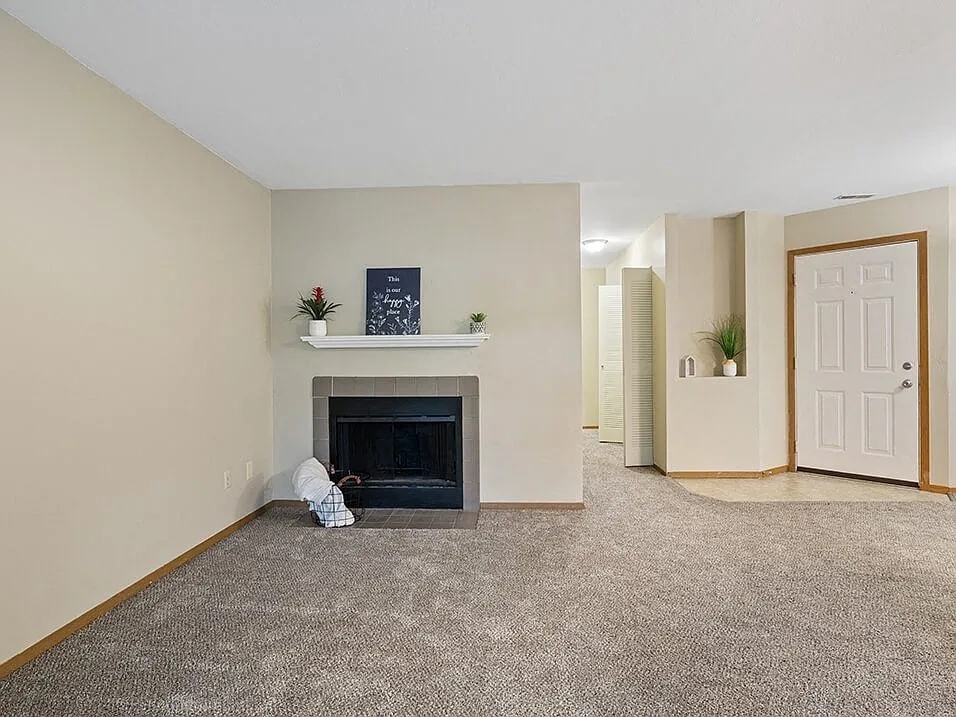 Country Club Apartments – photo 3
