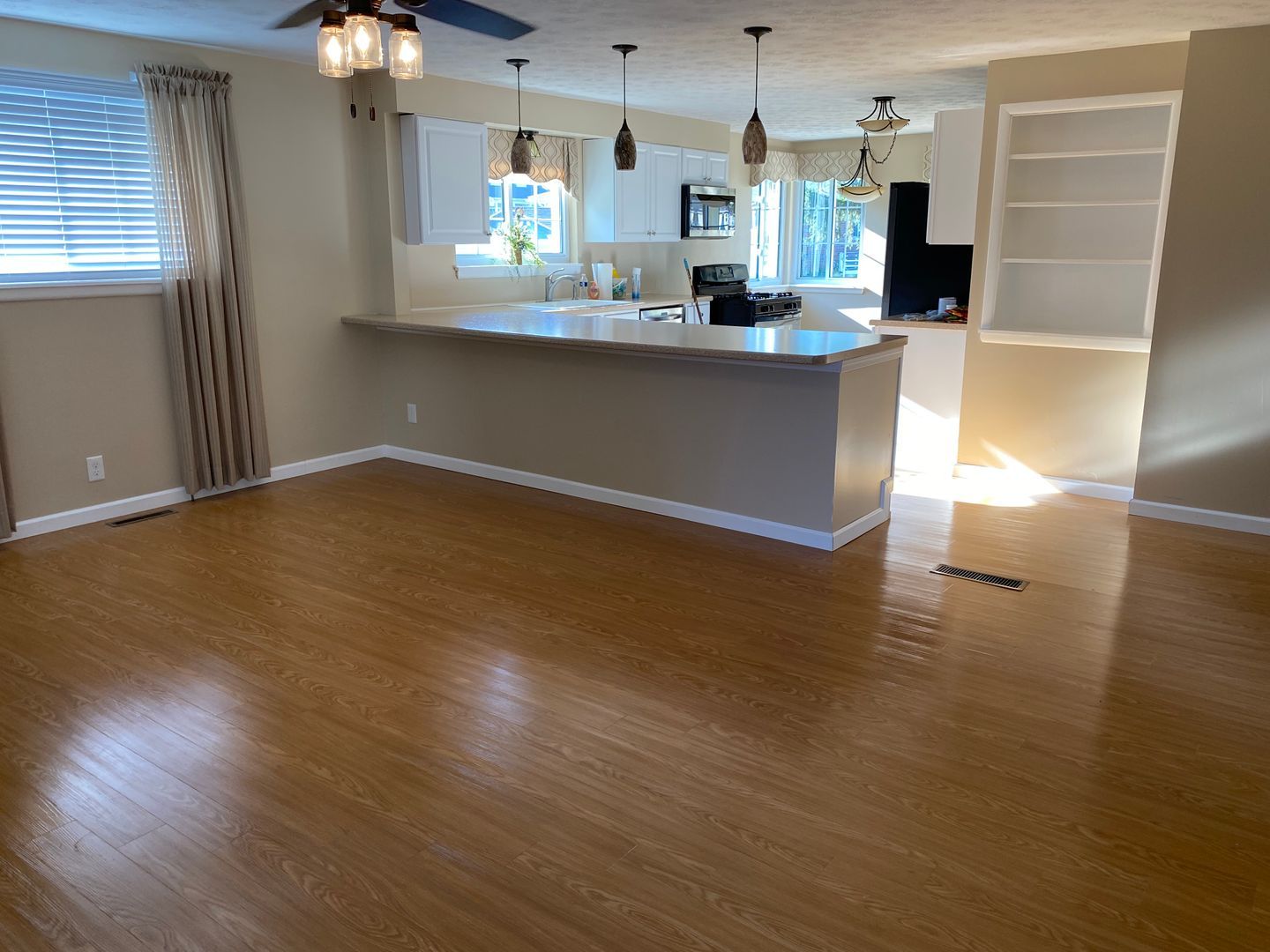 204 E 5th St – photo 1