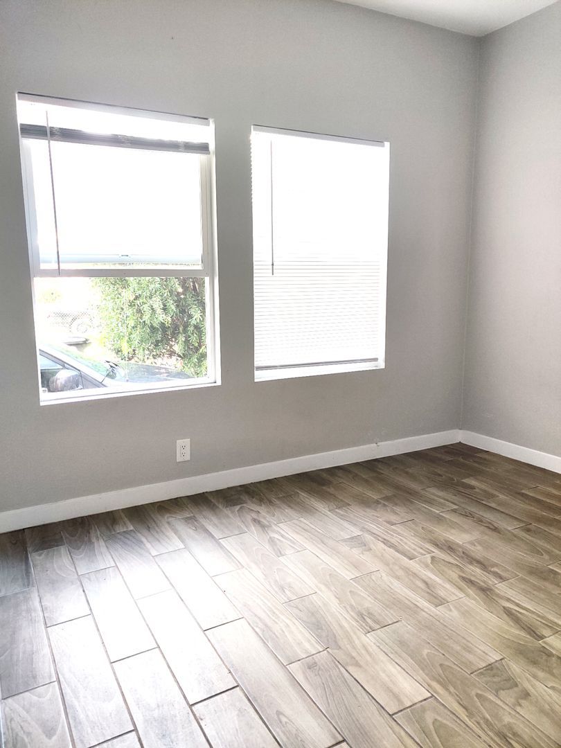 901 N Arrowhead Ave unit 203 – photo 3