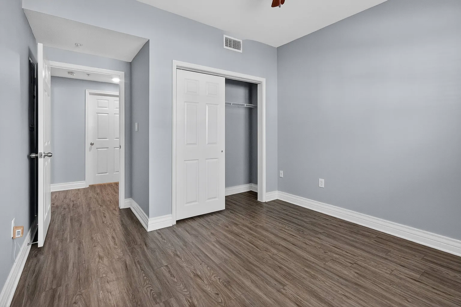 Compass Bay Apartments & Marina – photo 5