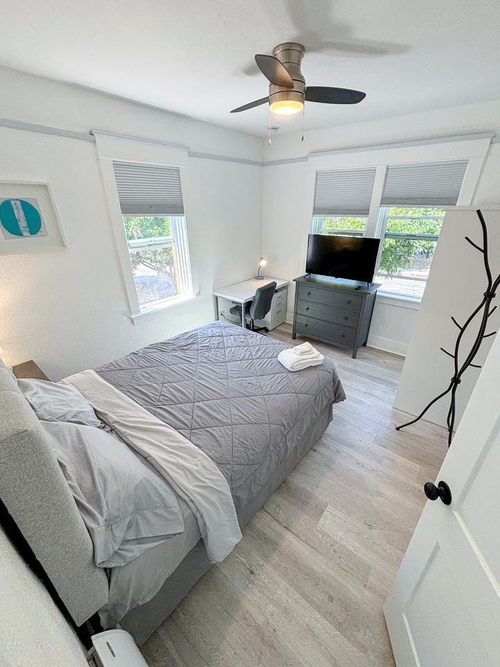 1343 C St unit 5B – photo 1