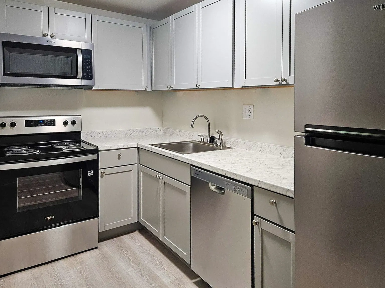 South View Apartments and Townhomes – photo 2